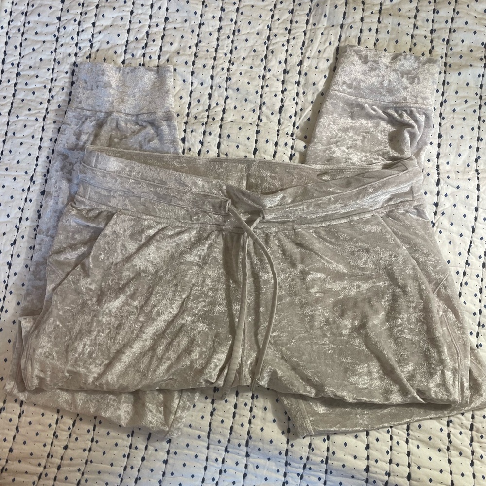 LULULEMON-LIMITED EDITION Ready to Crush High-Rise Velour Jogger Full Length